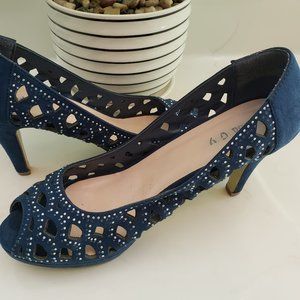 WOMEN  BLUE SUADE & RHINESTONES HIGH HEELS SIZE 8